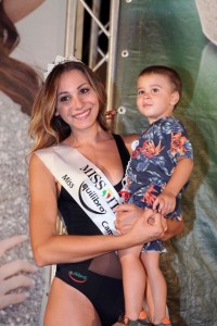 Mariagrazia Del Gaudio Miss Equilibra Campania 2015 con figlio IMG_5790