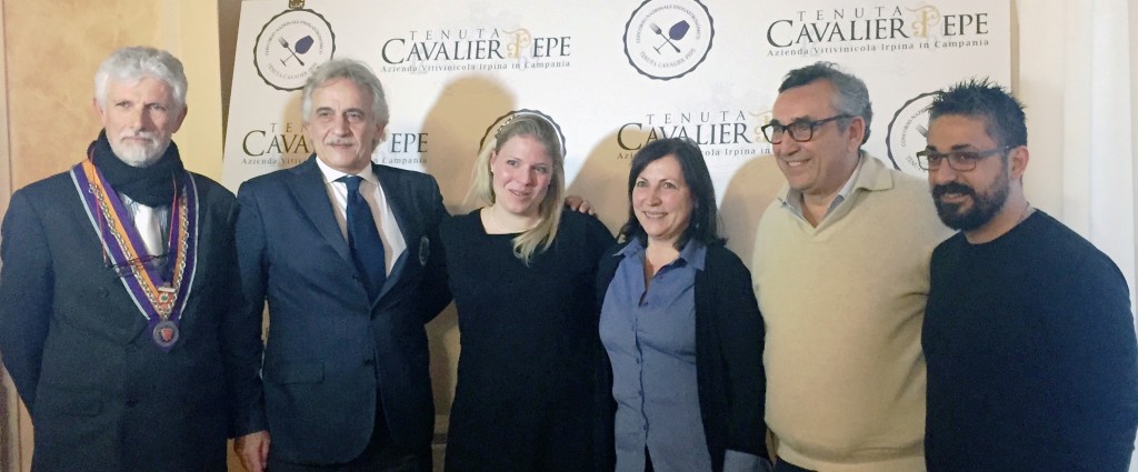 milena pepe con la giuria del concorso enogastronomico tenuta cavalier pepe-1