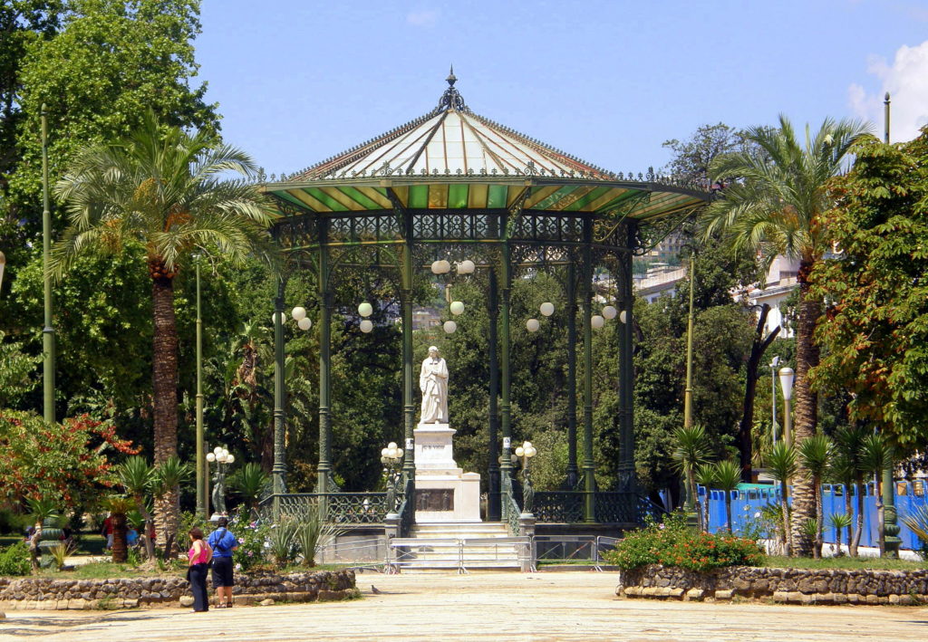 Estate a Napoli in Villa comunale