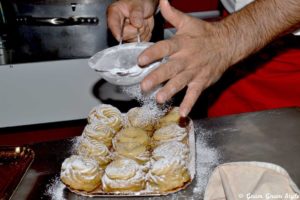 zeppole-con-impasto-al-vino-e-crema-di-castagne_ph-mariaconsigliaizzo-1